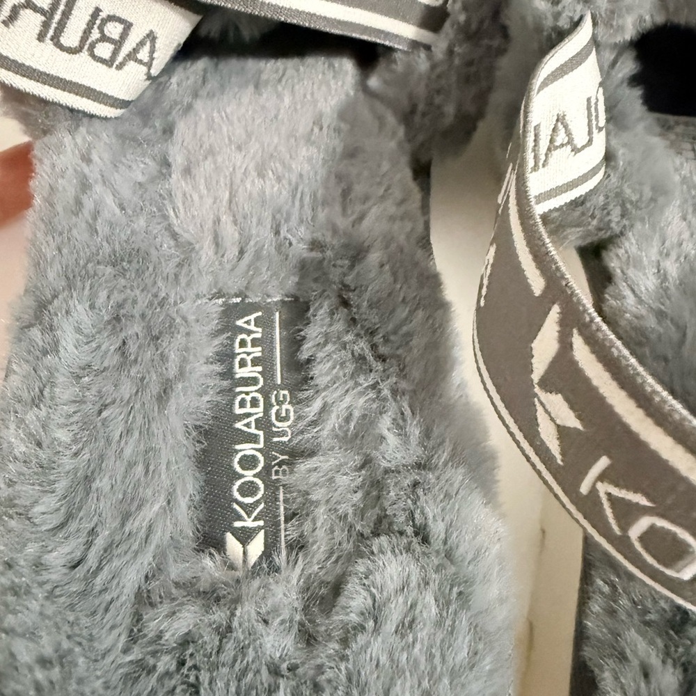 Kolaburra By Ugg Fuzz women size 8 Gray Plush Women's Slippers - Picture 4 of 6